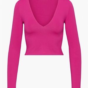Aritzia babaton contour v neck long sleeve shirt